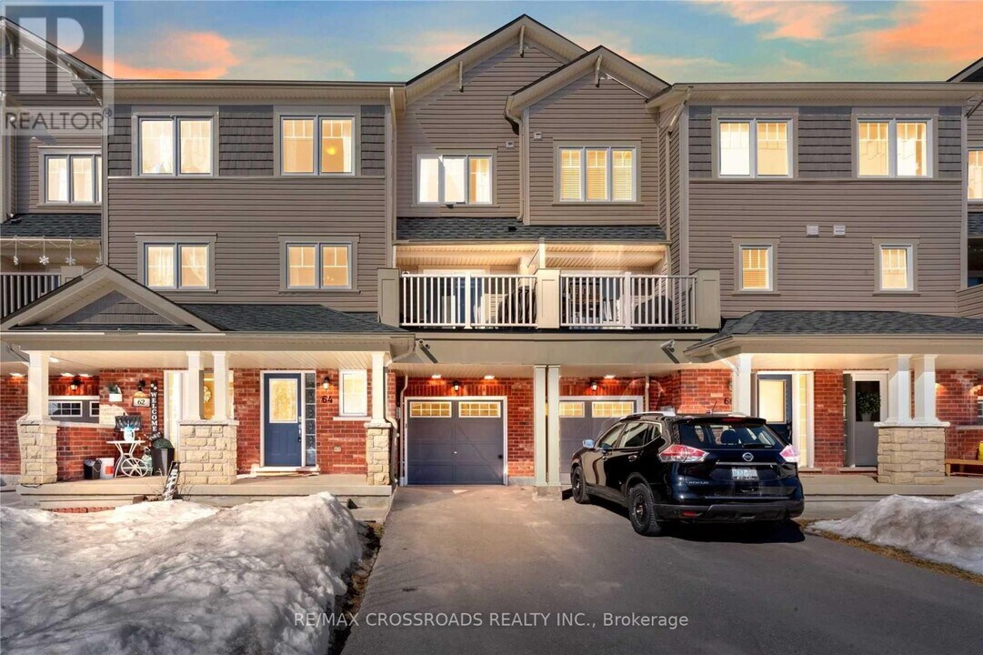 64 Tabaret Cres in Oshawa, ON - Building Photo