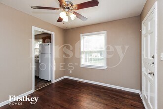 3609 NE 49th Terrace in Kansas City, MO - Foto de edificio - Building Photo