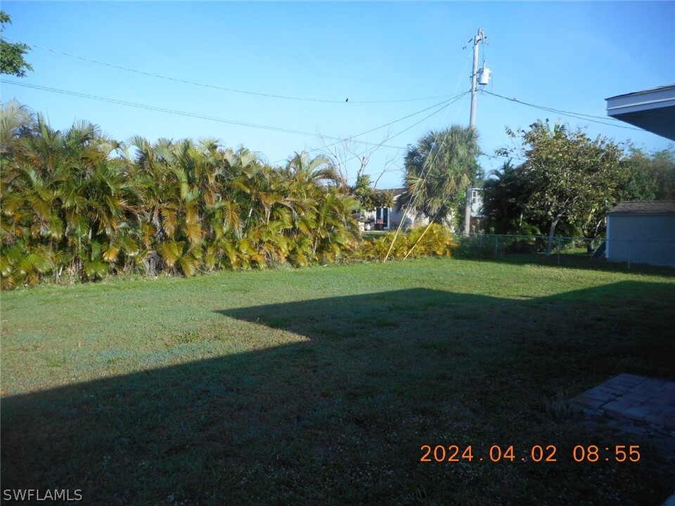 1828 SW 2nd Pl in Cape Coral, FL - Building Photo