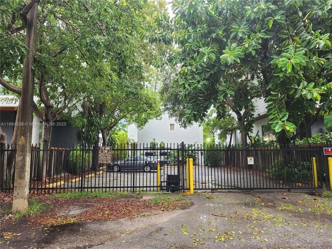 property at 2828 Coconut Ave