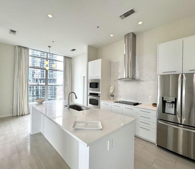 property at 2323 N Houston St