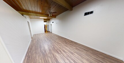 5430 Baja Dr in San Diego, CA - Building Photo - Building Photo