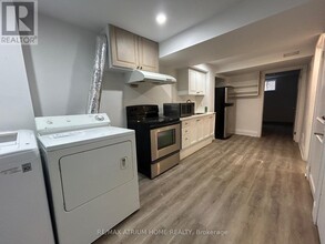 166 Fincham Ave in Markham, ON - Building Photo - Building Photo