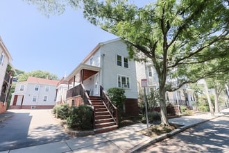 127 Amory St, Unit 1 in Cambridge, MA - Foto de edificio - Building Photo