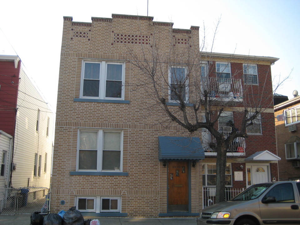 103-46 52nd Ave in Flushing, NY - Foto de edificio