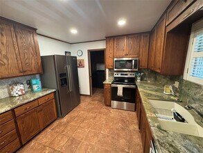 3701 E Waterloo Rd in Edmond, OK - Building Photo - Building Photo