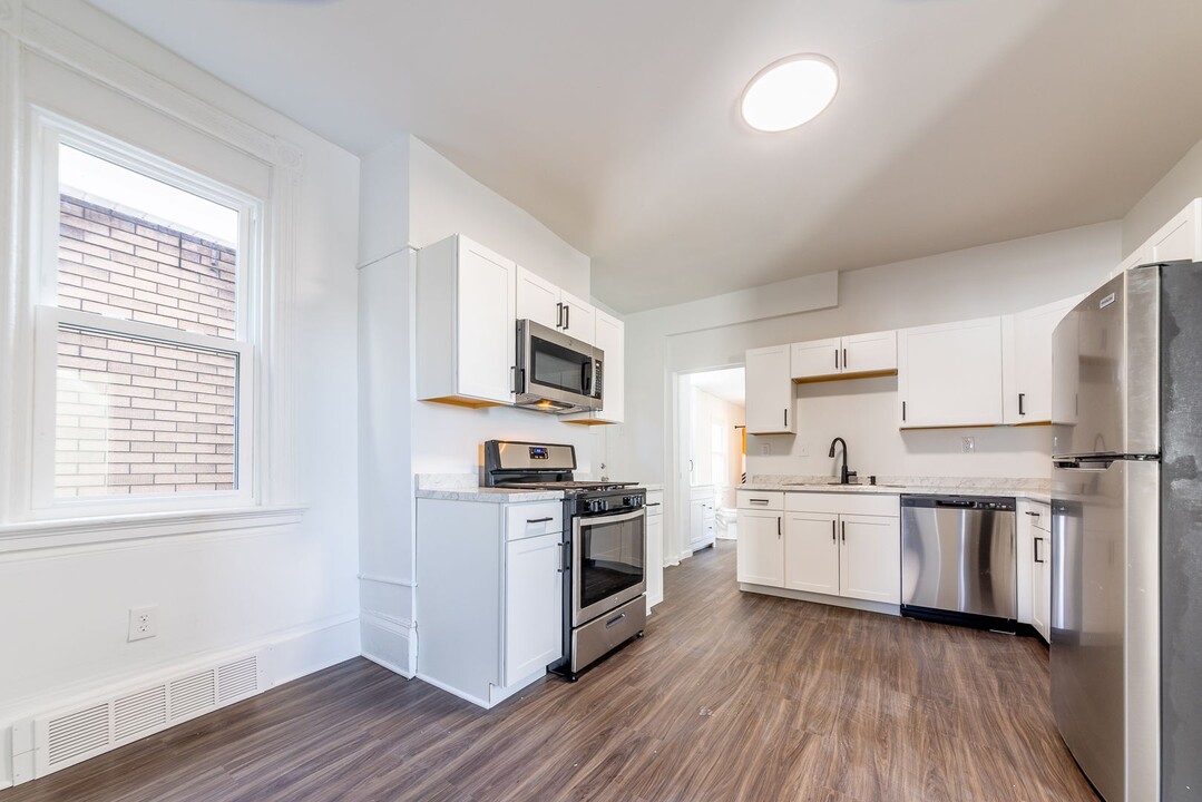 974 Manton Wy, Unit Apt 2 in Pittsburgh, PA - Foto de edificio