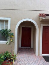 9073 Plymouth Pl in Tamarac, FL - Foto de edificio - Building Photo
