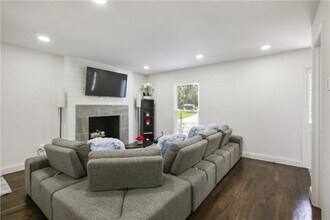 2832 Riderwood Dr in Decatur, GA - Building Photo - Building Photo