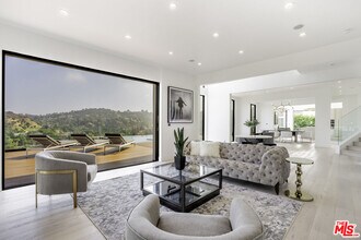 7567 Hermes Dr in Los Angeles, CA - Building Photo - Building Photo