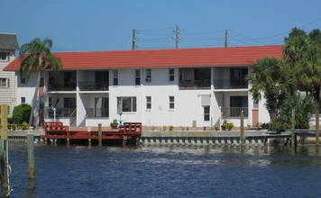 Aqua Vista in Treasure Island, FL - Building Photo - Building Photo