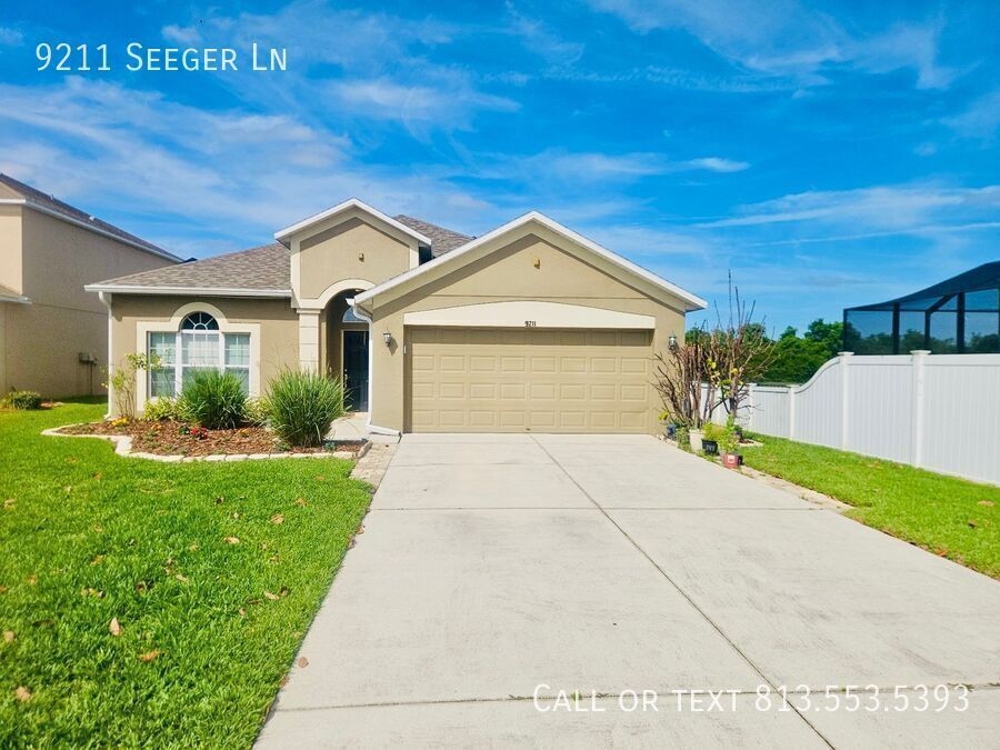 9211 Seeger Ln in Land O Lakes, FL - Building Photo