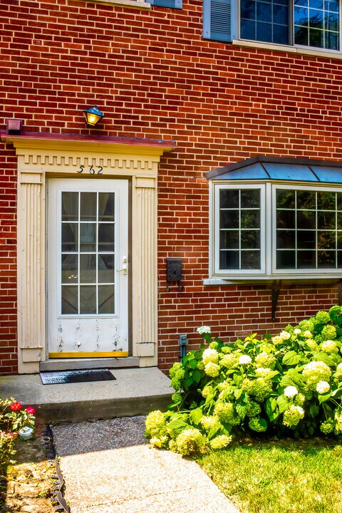 562 Green Bay Rd in Glencoe, IL - Foto de edificio