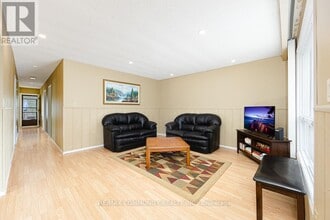 8 58th St S in Wasaga Beach, ON - Building Photo - Building Photo