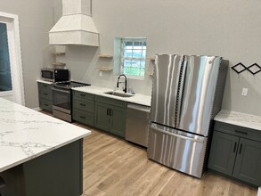 5077 FM 5 in Aledo, TX - Foto de edificio - Building Photo