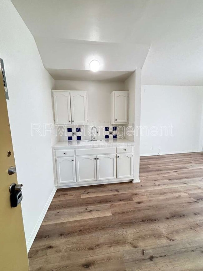 property at 611 Normandie Ave