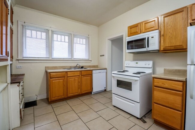 1111 E Walnut St in Columbia, MO - Building Photo - Building Photo