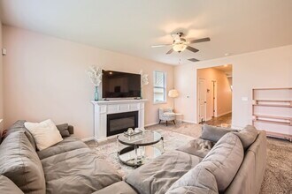 13109 Hatsy Wy in Austin, TX - Building Photo - Building Photo