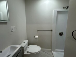 164 5th St, Unit 1 in Cambridge, MA - Building Photo - Building Photo