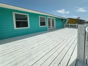 323 Texas St in Freeport, TX - Building Photo - Building Photo