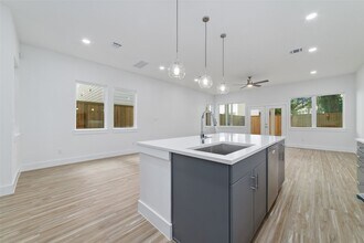 2109 Holman St in Houston, TX - Building Photo - Building Photo