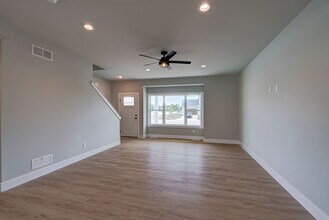 291 N Bergamont Blvd in Oregon, WI - Building Photo - Building Photo