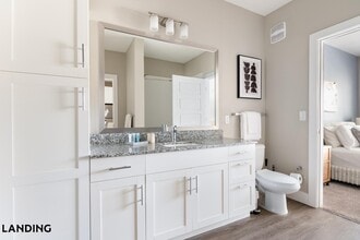 3060 Southcreek Blvd, Unit 10-207 in Orlando, FL - Building Photo - Building Photo