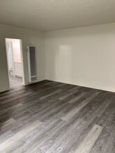 4011 W. 129th Street in Hawthorne, CA - Building Photo - Interior Photo