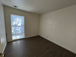 8744 Contemporary Ct in Elk Grove, CA - Building Photo - Building Photo
