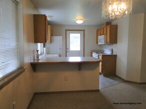 16114 93rd St E in Sumner, WA - Building Photo - Building Photo