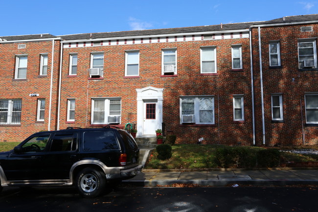 449 Manor Pl NW in Washington, DC - Foto de edificio - Building Photo