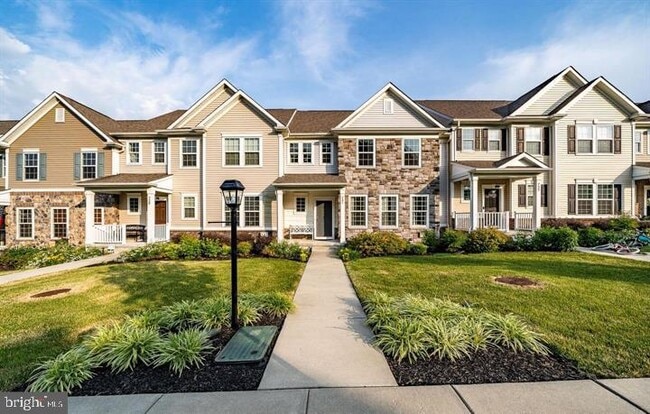 property at 733 Sun Valley Ct
