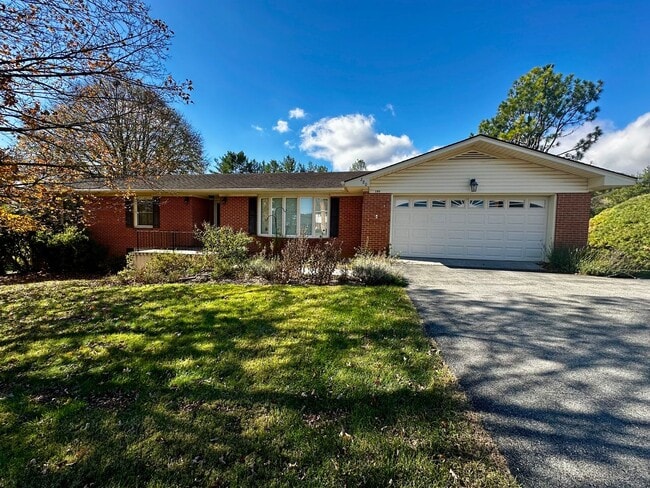 property at 280 Walnut Dr