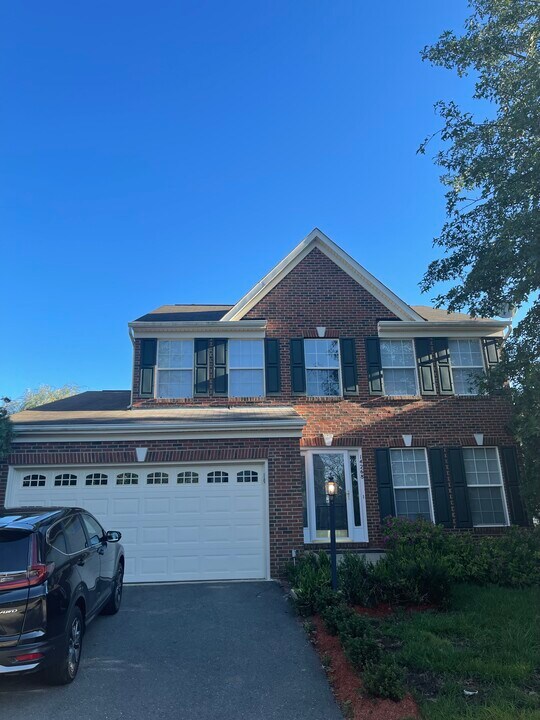 14268 Town Commons Way in Gainesville, VA - Building Photo