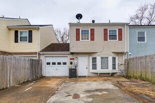 4303 Arundel Ln in Chesapeake, VA - Building Photo