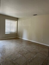 3208 Brookside Dr in Bakersfield, CA - Building Photo - Building Photo
