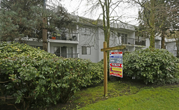 SHANLEY MANOR in New Westminster, BC - Building Photo - Building Photo