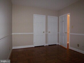 1111 N Pitt St in Alexandria, VA - Building Photo - Building Photo