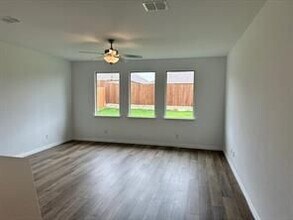 1812 Memorable Moment Dr in Crandall, TX - Building Photo - Building Photo