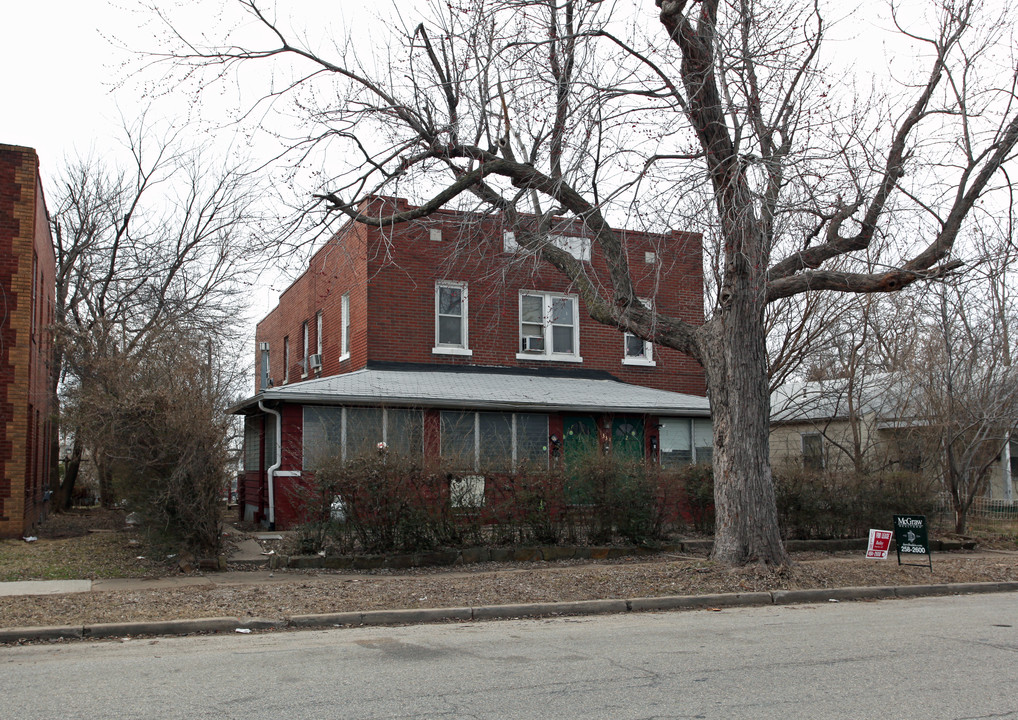 The Manor House in Tulsa, OK - Foto de edificio