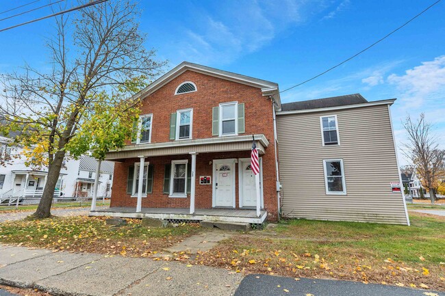 28 Summer St in Claremont, NH - Building Photo - Building Photo