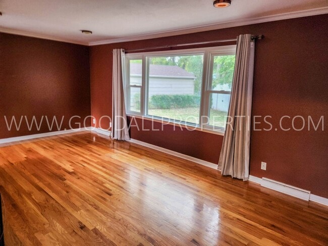 2715 Meadow Ln in West Des Moines, IA - Building Photo - Building Photo