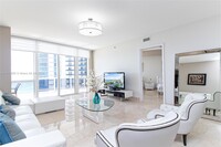 15901 Collins Ave, Unit 1607 in Sunny Isles Beach, FL - Foto de edificio - Building Photo