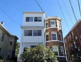 65 Craigie St, Unit 3 in Somerville, MA - Building Photo