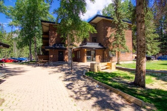 Elk Valley Estates in Banff, AB - Building Photo - Building Photo