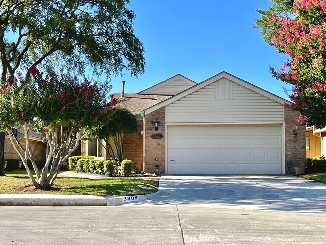 3909 Winter Park Ln in Addison, TX - Building Photo - Building Photo