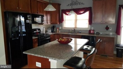 5603 44th Ave in Hyattsville, MD - Foto de edificio - Building Photo