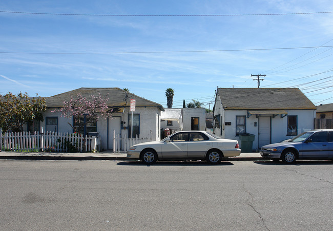 168 N Roosevelt Ave in Oxnard, CA - Building Photo - Building Photo