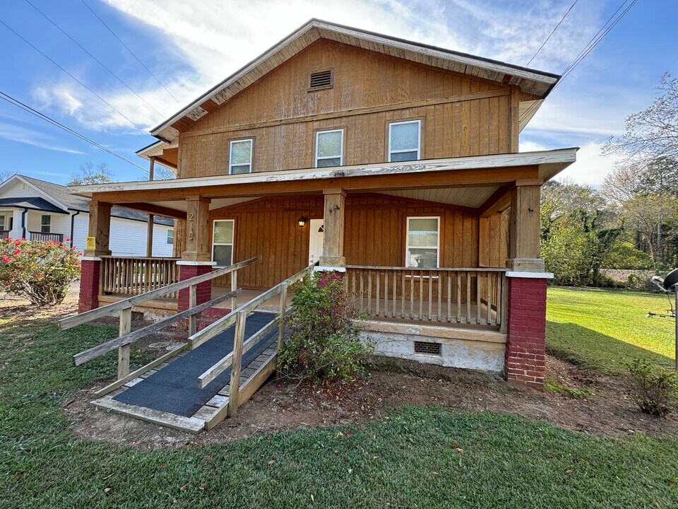 215 N Ave NE-Unit -Apt A in Rome, GA - Building Photo
