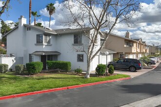 Dover Place in El Cajon, CA - Building Photo - Building Photo